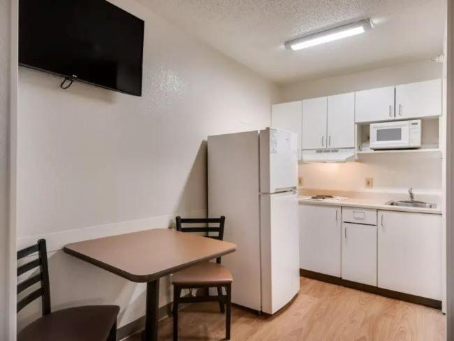 Birch Hill Suites Kansas City - Independence Eksteriør billede