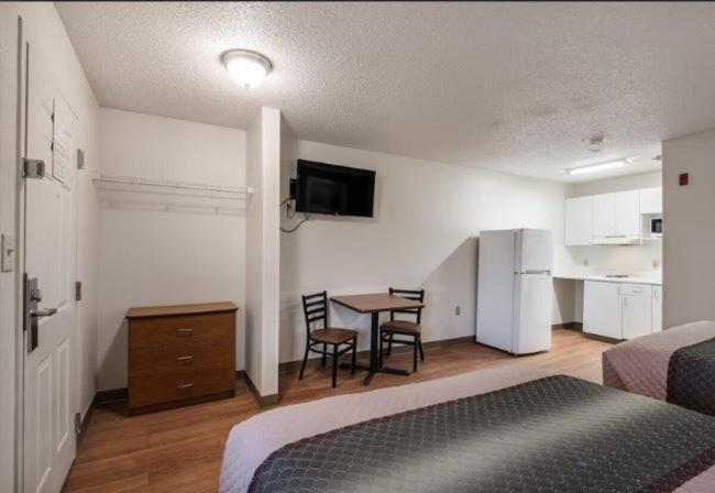 Birch Hill Suites Kansas City - Independence Eksteriør billede